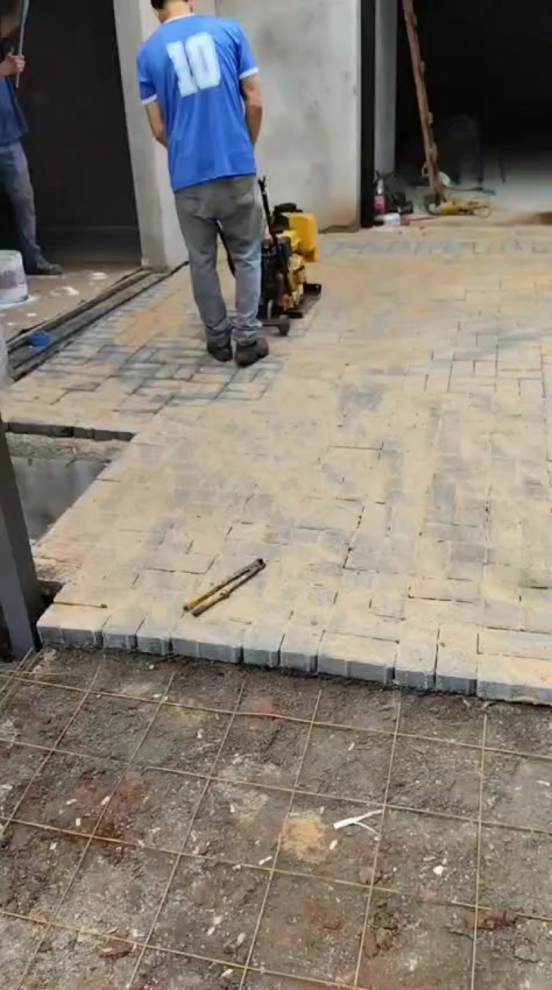 assentamento de paver sobre base preparada em Maringá, com malha de aço